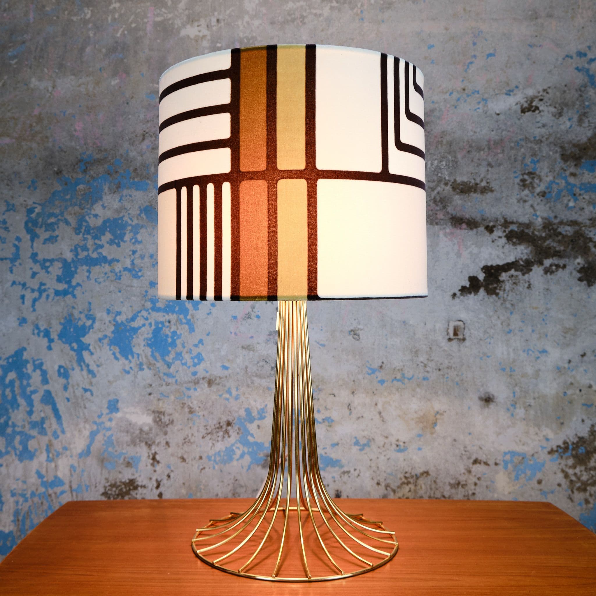 Kinkeldey Tischleuchte Messingsockel mit Stoffschirm Beleuchtet